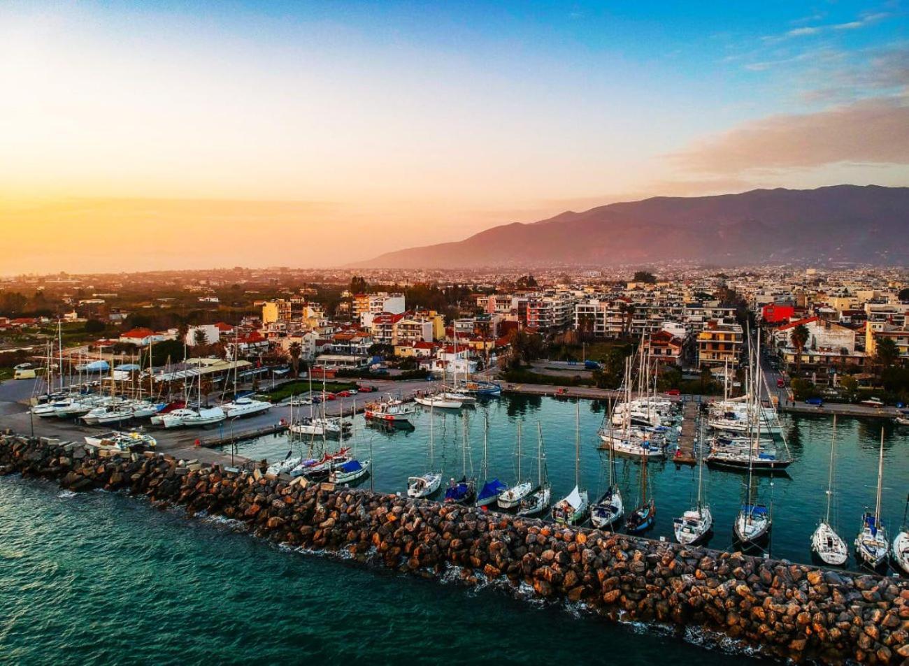 Kalamata'S Sunny Retreat Near The Historic Center Exteriér fotografie